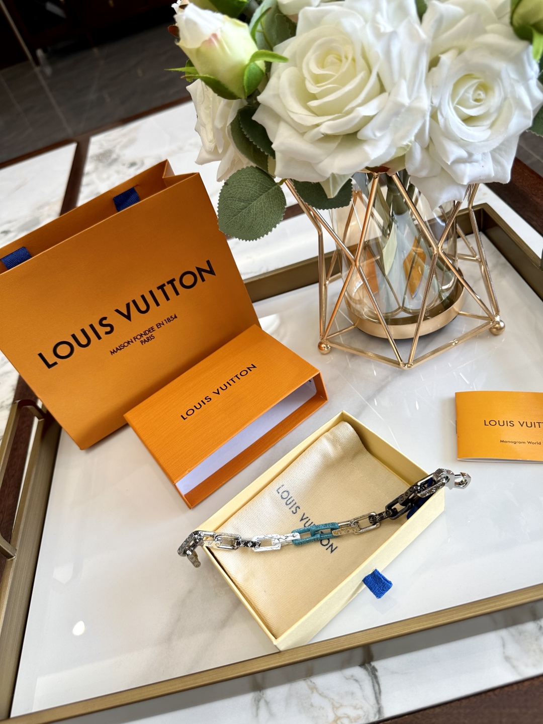 LV jewelry model 60
